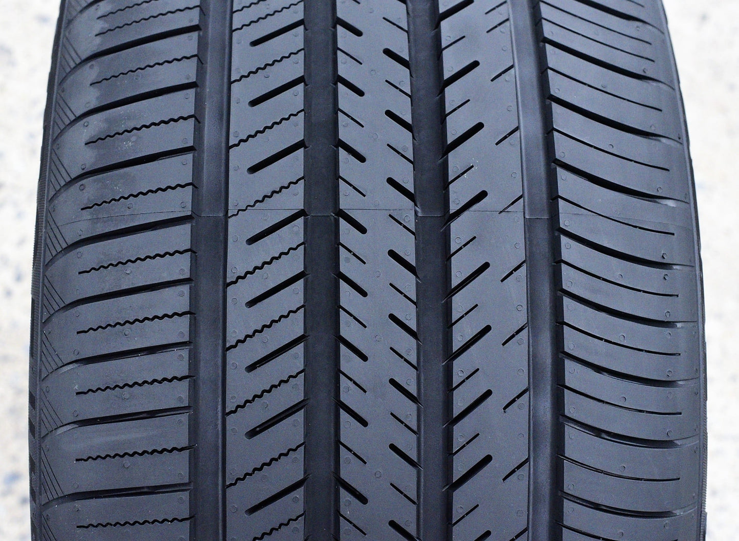 A set of 4 (4)265/35R20 99Y XL high-performance full-season tires for: 2015-23 Ford Mustang EcoBoost Premium, 2012-13 Audi A7 Quattro Base